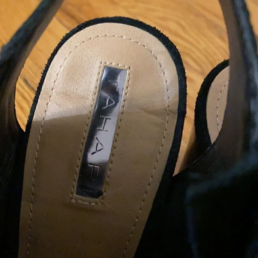 Tahari Mercy Black Suede Bootie Sz. 10‎